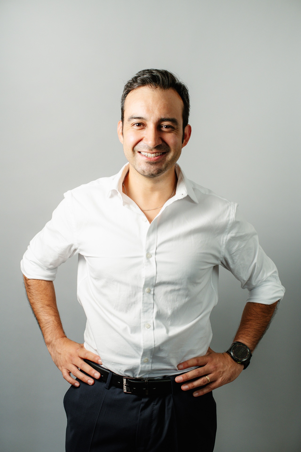 Dr. Pablo Urrutia Figueroa, cirujano periodontal y fundador de PerioPlastic